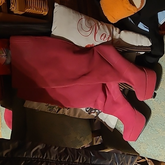 Boots - Picture 1 of 6